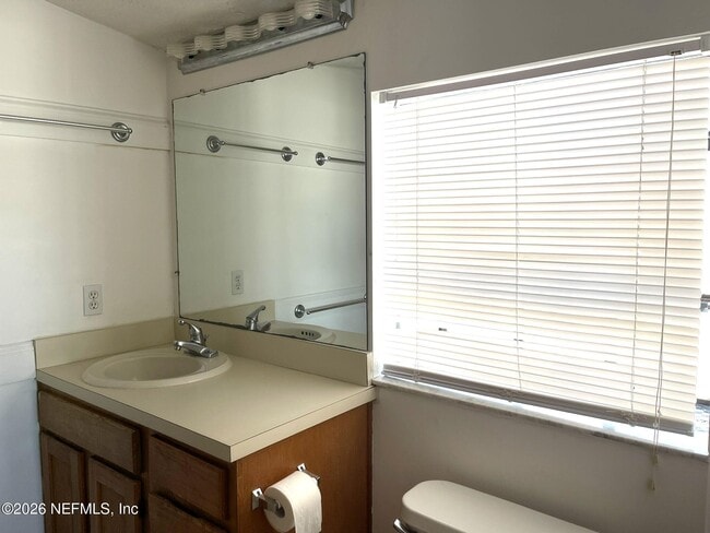 Building Photo - 2002 First St