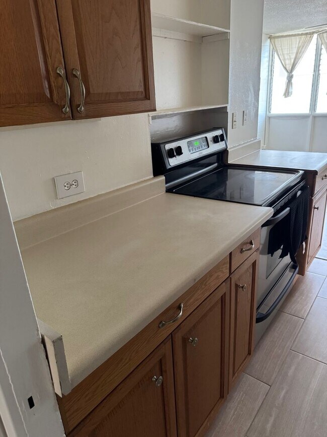 Building Photo - 868: MBC-608A