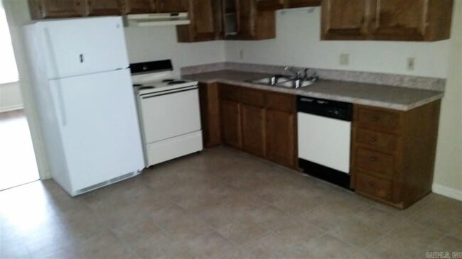 Building Photo - 1805 Reservoir Rd