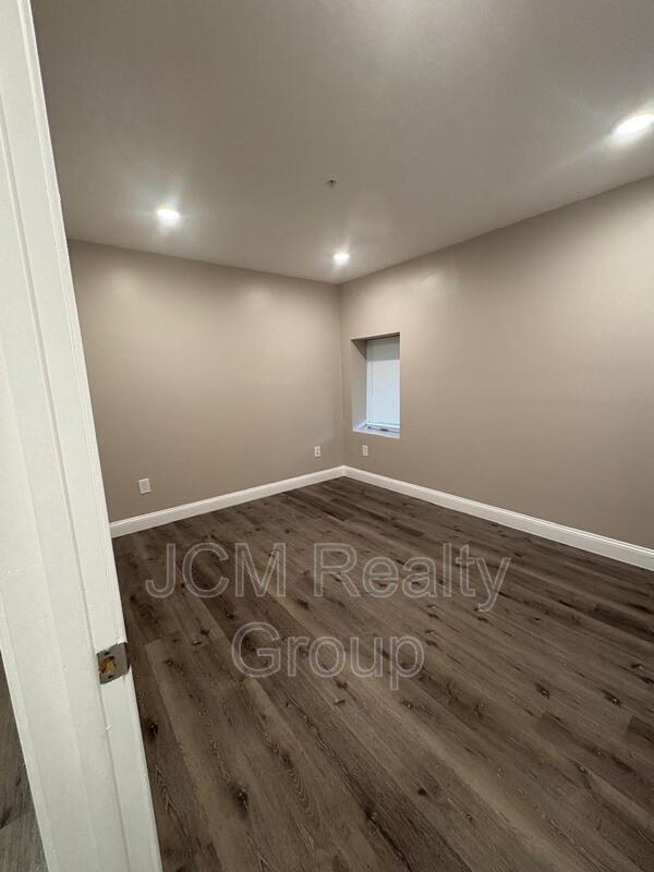 Building Photo - 32 Hartwell St