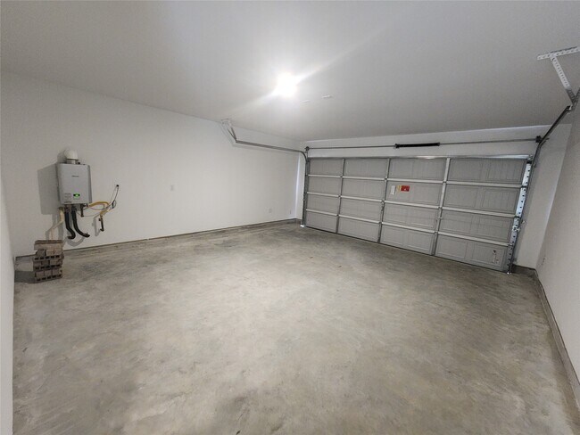 Building Photo - 14813 N Ascot Bnd Cir