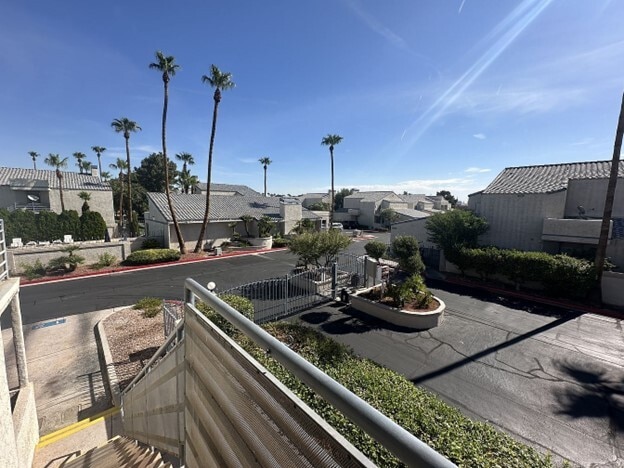 Community - 6250 W Flamingo Rd