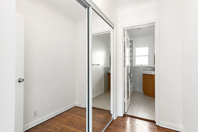 Building Photo - 1858 Westerly Terrace