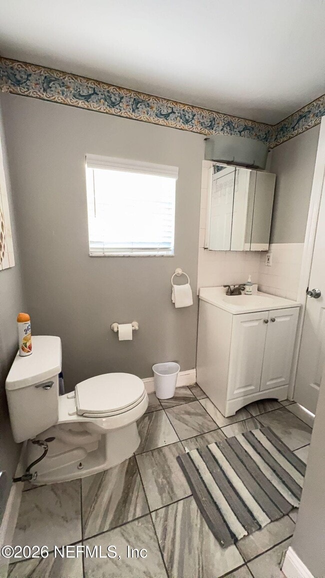 Building Photo - 108 S 5th St