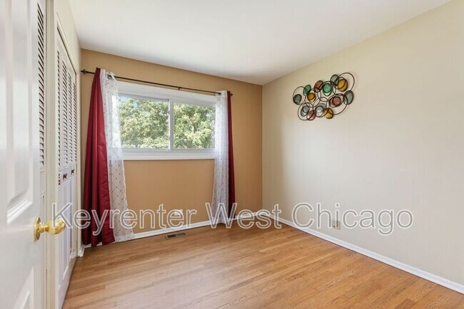 Building Photo - 1003 S Finley Rd