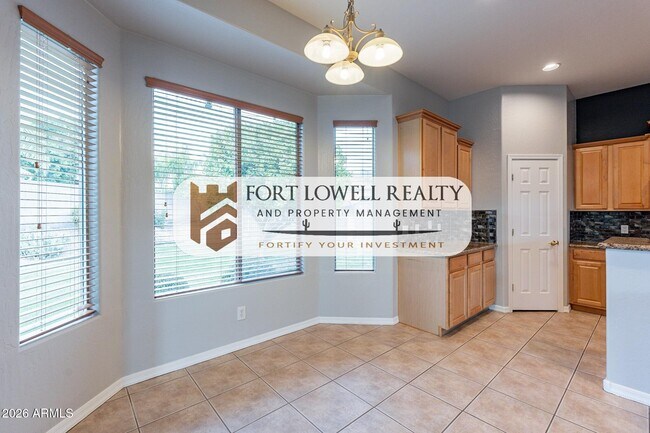 Building Photo - 13354 W San Miguel Ave