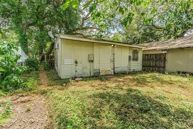 Building Photo - 10704 N Annette Ave