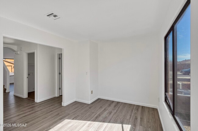 Building Photo - 4830 S VALLECANO Dr