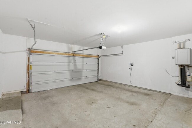 Building Photo - 927 Brass Hl Ave