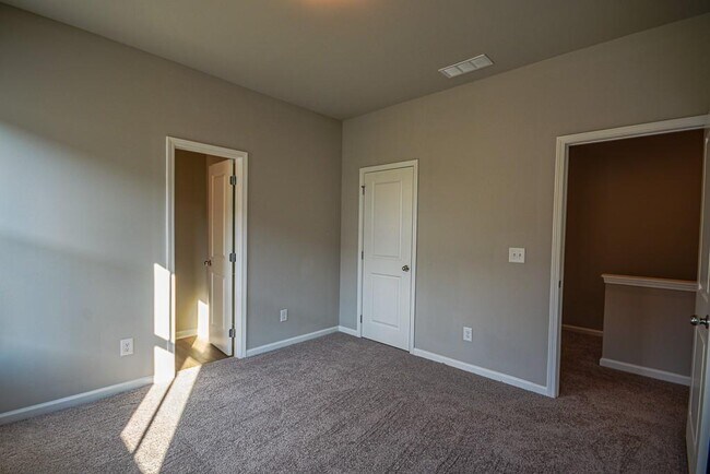 Building Photo - 104 Black Gum