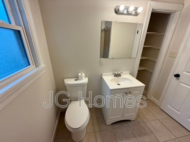 Building Photo - 117 N 45th St