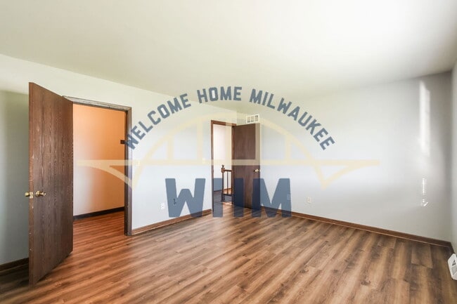 Building Photo - W170S7397 Parkland Dr