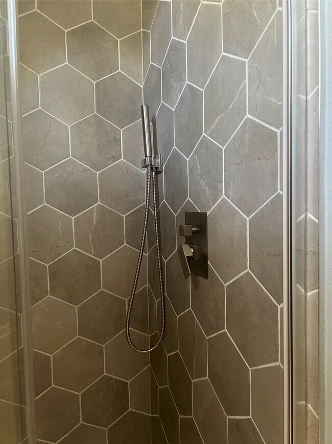 Building Photo - 803 Austin St