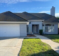 Building Photo - Hot Rental Alert! Gorgeous North Fresno Home!