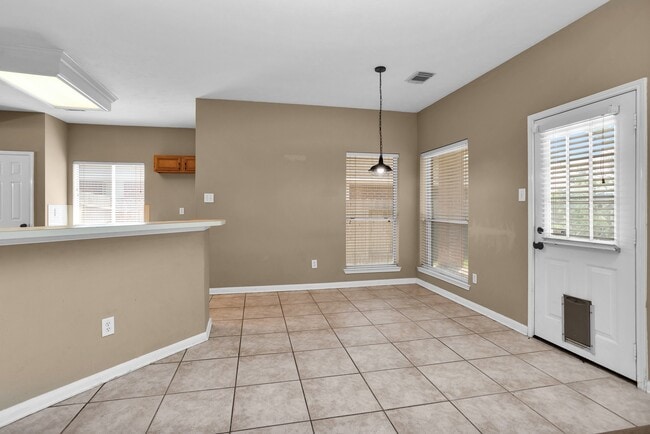 Building Photo - 20931 Deauville Dr