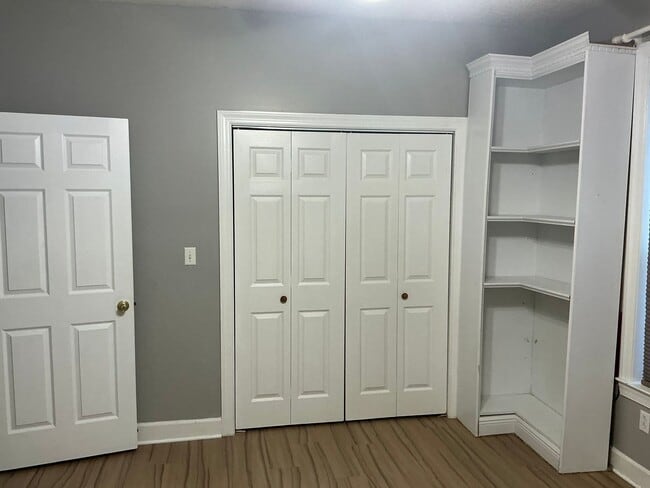 Building Photo - Beautiful Home!