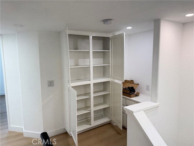 Building Photo - 5340 Las Virgenes Rd