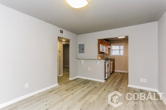 Building Photo - 271 Glen Iris Dr NE