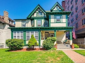 Building Photo - 131 Lockwood Ave