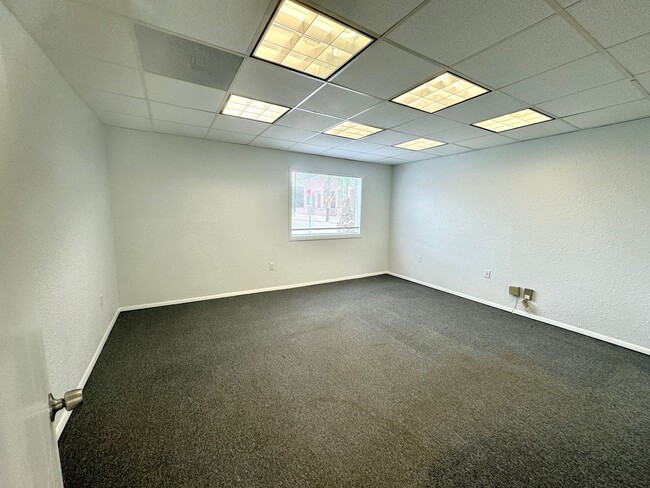 Building Photo - Office Space In Downtown Biloxi! Great Loc...