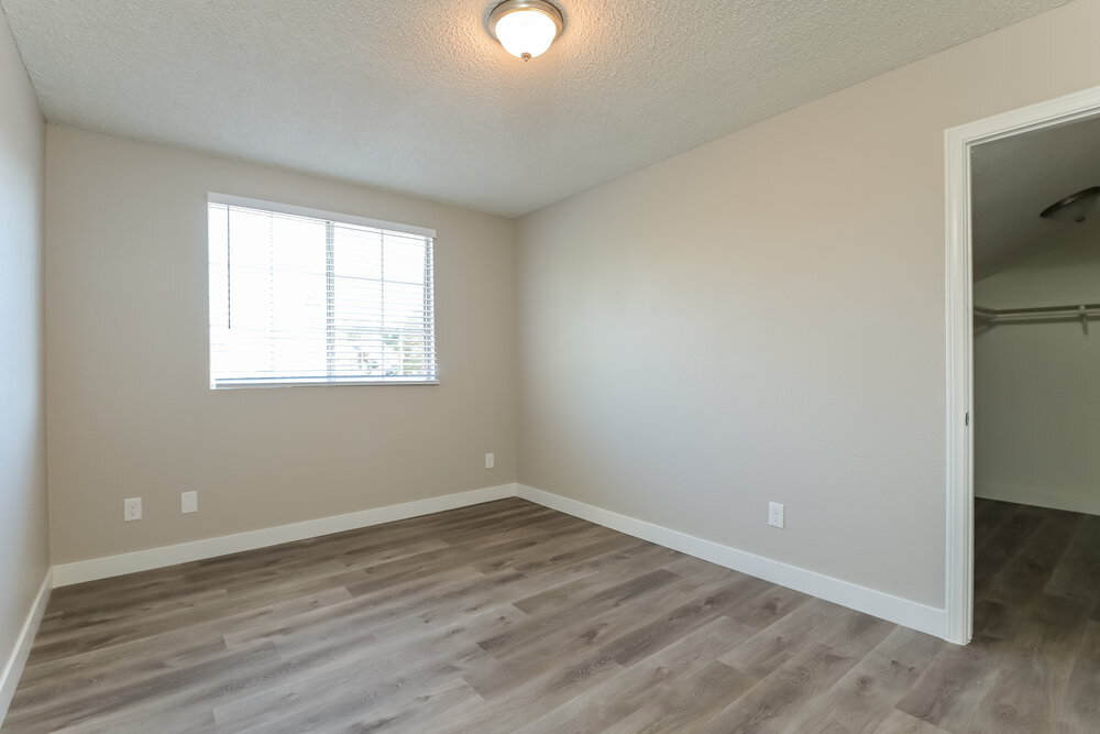 Building Photo - 2043 Angel Falls Dr