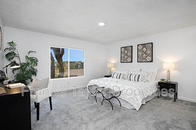 Building Photo - 912 Knoll Vista Dr
