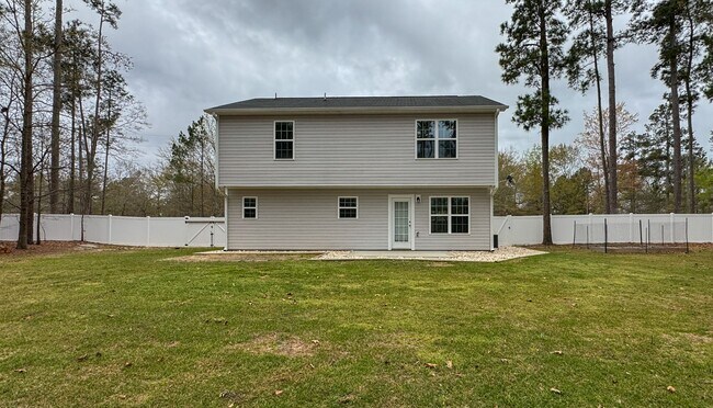 Building Photo - Well-Maintenance 4 Bed 2.5 Bath Hoke County Home