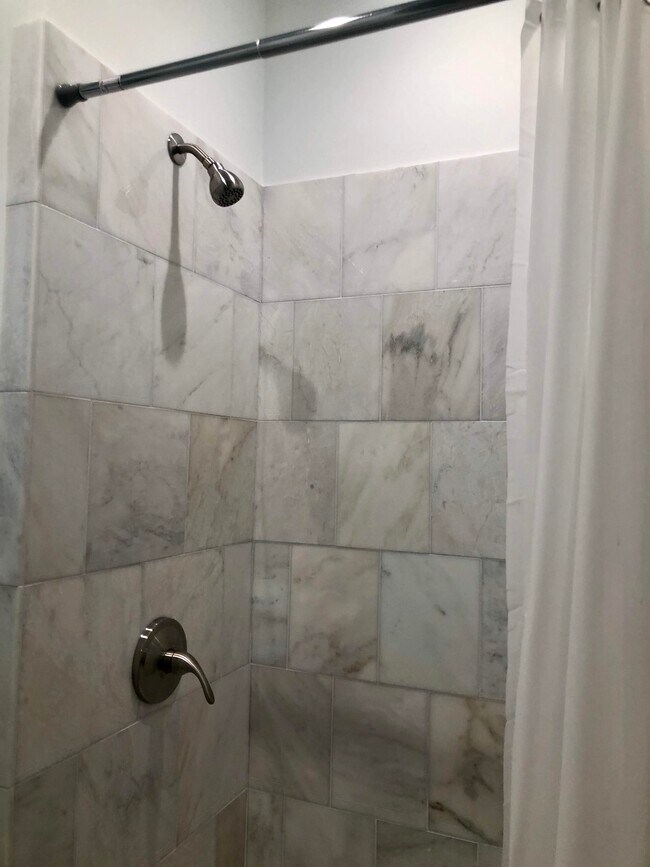 Building Photo - 2406 Clay St