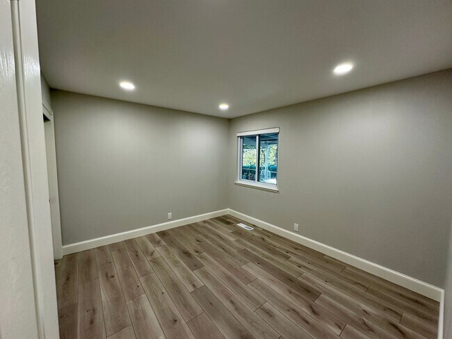 Building Photo - Cupertino Hills