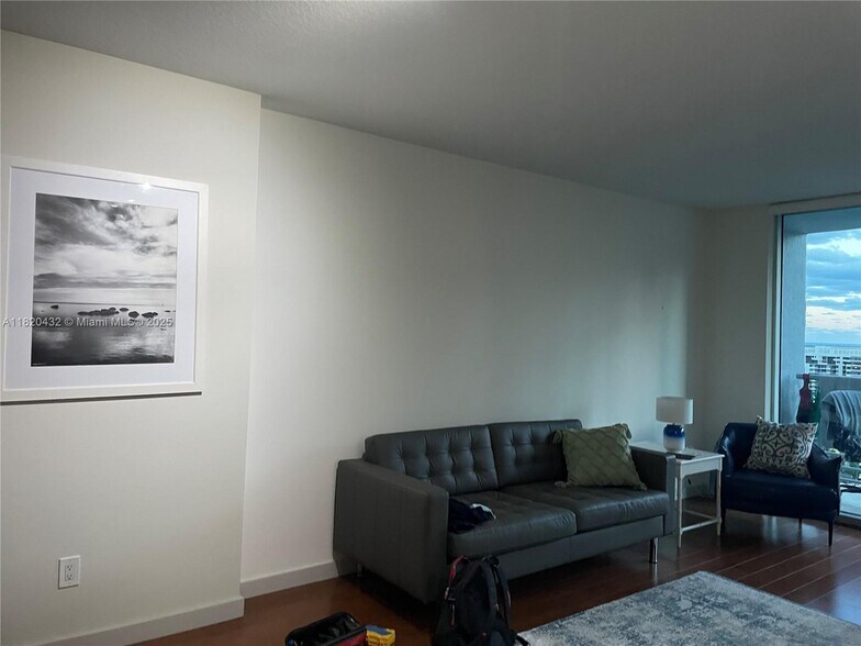 Building Photo - 325 S Biscayne Blvd