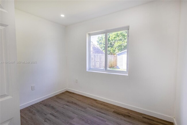 Building Photo - 6371 Scott St