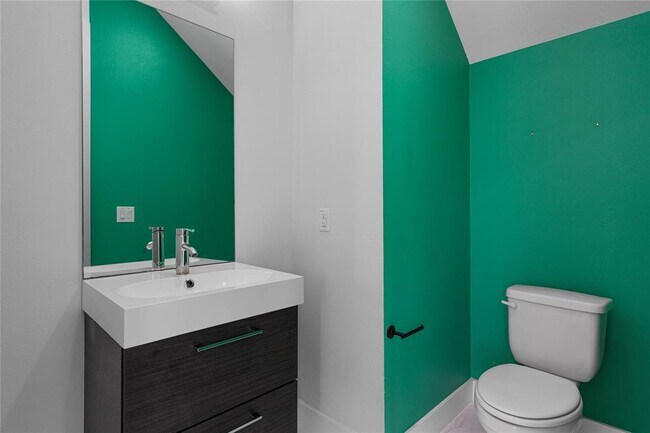 Building Photo - 409 Delmar Ave