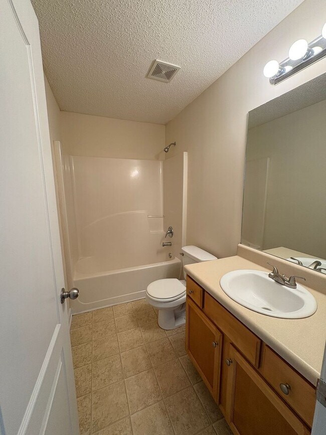 Building Photo - BRIDGEWATER HOME! PRE-LEASING FOR AUGUST 1, 2026! 1/2 Off Deposit!