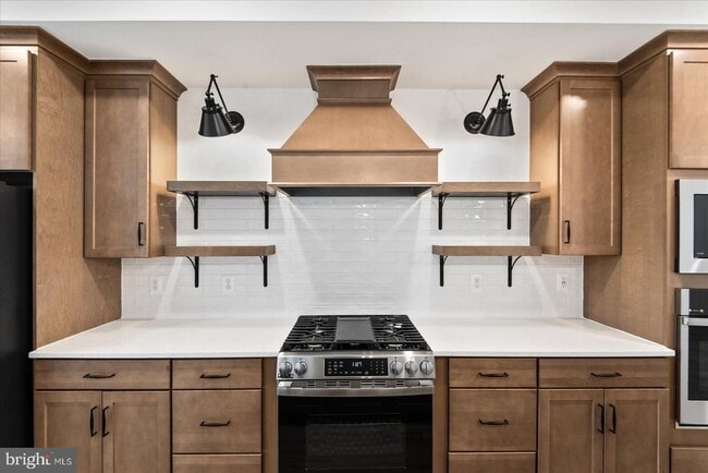 Building Photo - 9407 Pacific Elm St