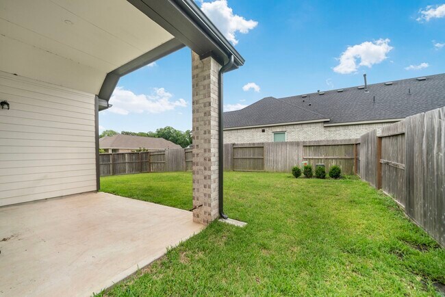 Building Photo - 10718 Blossom River Dr