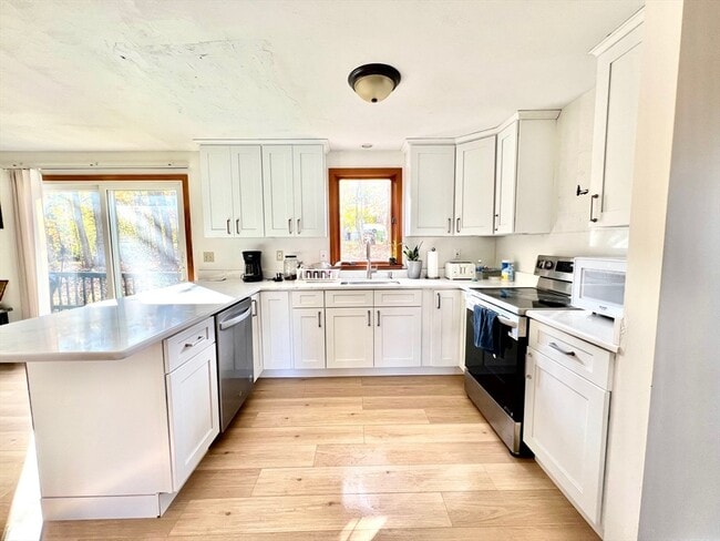 Building Photo - 188 Fernwood Dr