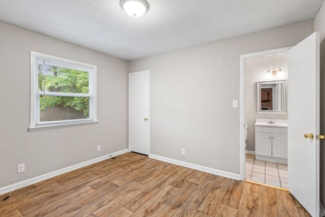 Building Photo - Home off Freeman Mill, Living Room Plus De...
