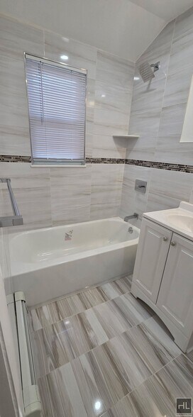 Building Photo - Two Bedroom Bayside Apartment