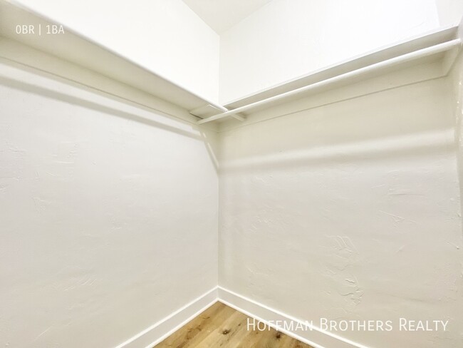 Building Photo - 456 S Catalina St