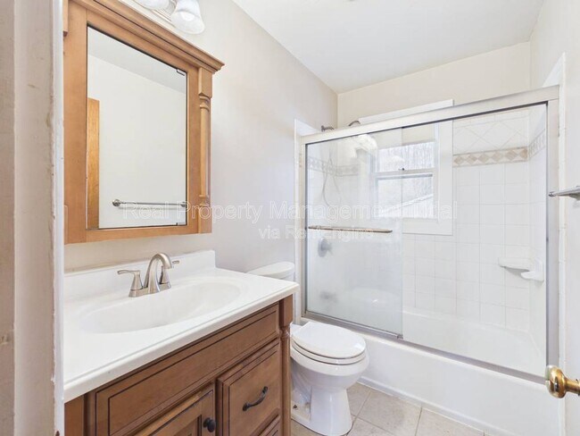 Building Photo - 47 Beaconsdale Ln