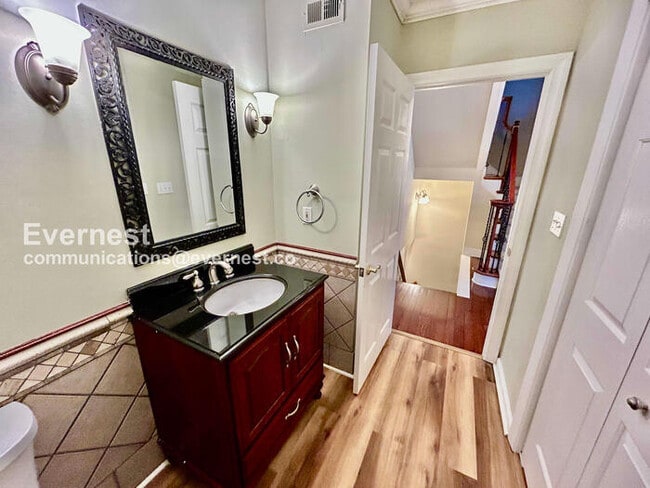 Building Photo - 7500 Roswell Rd