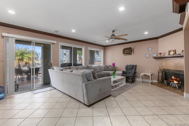 Building Photo - 10394 Valley Waters Dr