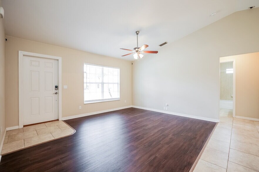 Building Photo - 3896 Ragen St