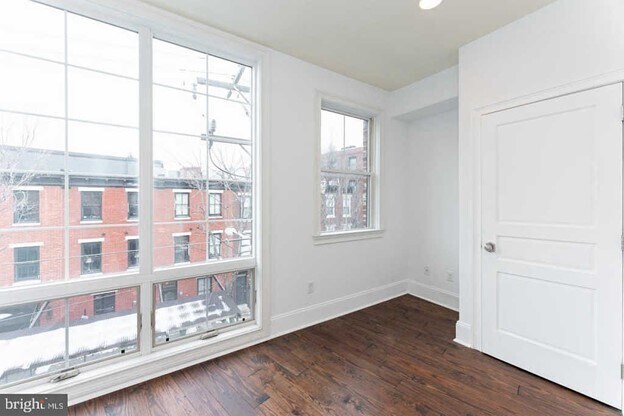 Building Photo - 1005 New Market St