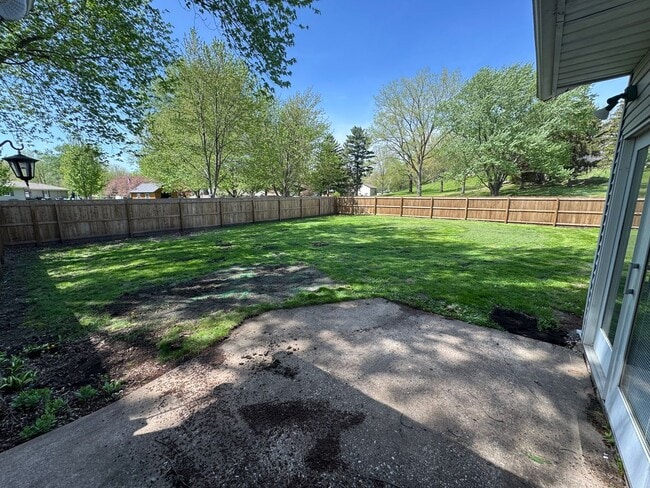 Building Photo - Spacious 3-Bedroom Home on Half-Acre Lot in Top-Rated Pleasant Valley School District!