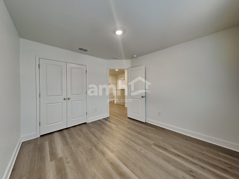 Building Photo - 1559 Aquamarine Dr