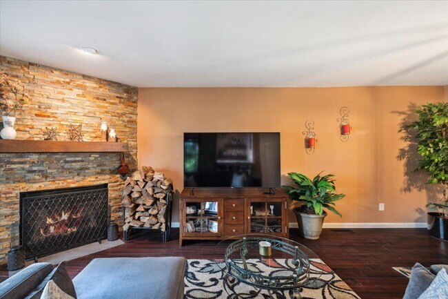 Building Photo - 6 Juniper Ln