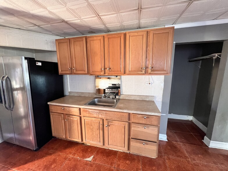 Building Photo - 33 Preston St