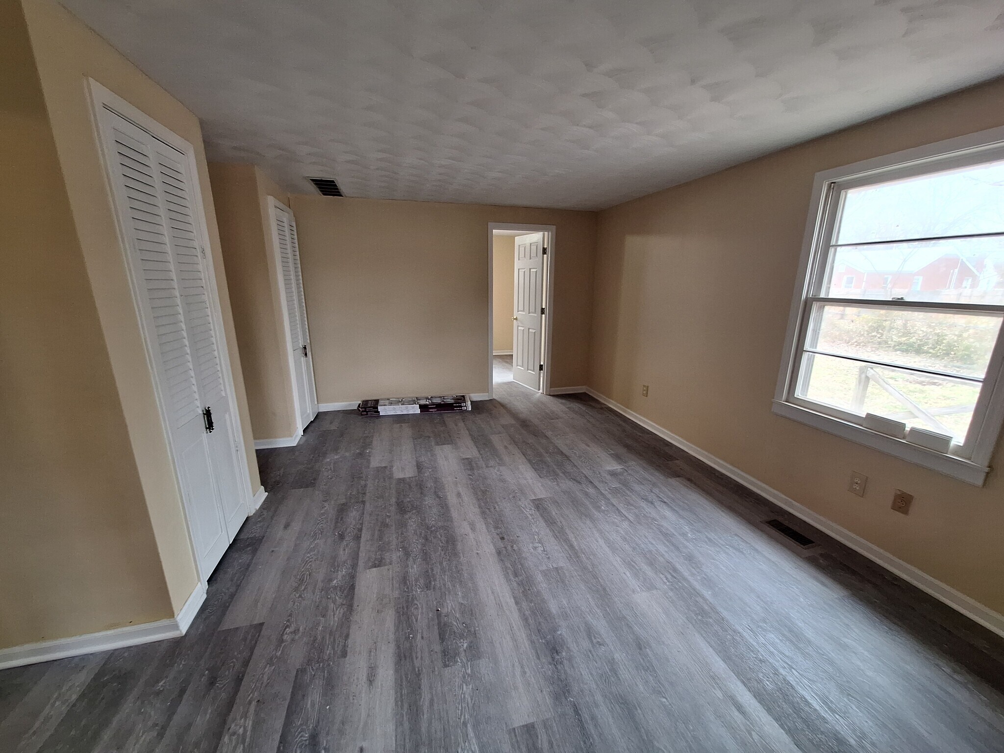 Family Room - 2609 Pioneer Rd