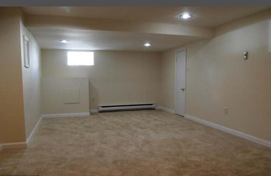 Building Photo - 10 Nunnery Ln
